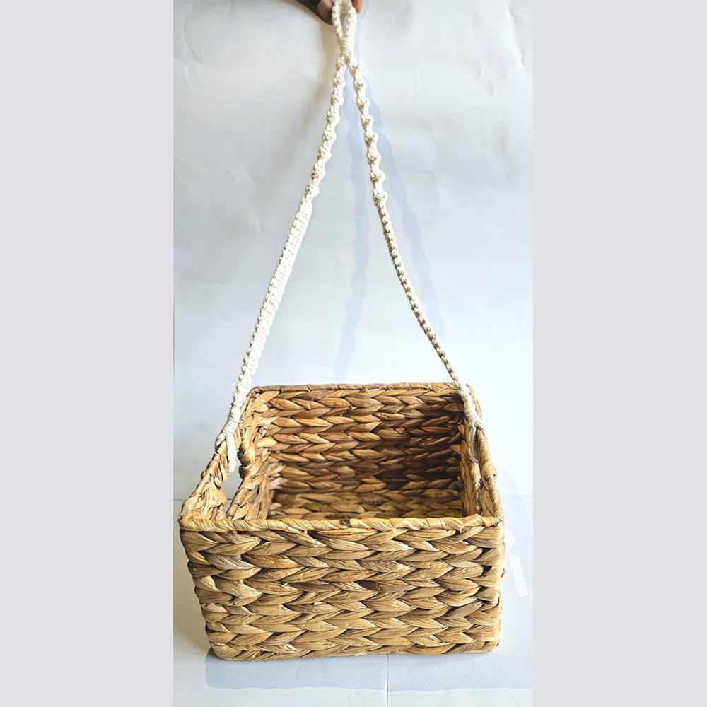 panier en feuille de manguier avec bandoulière en macramé